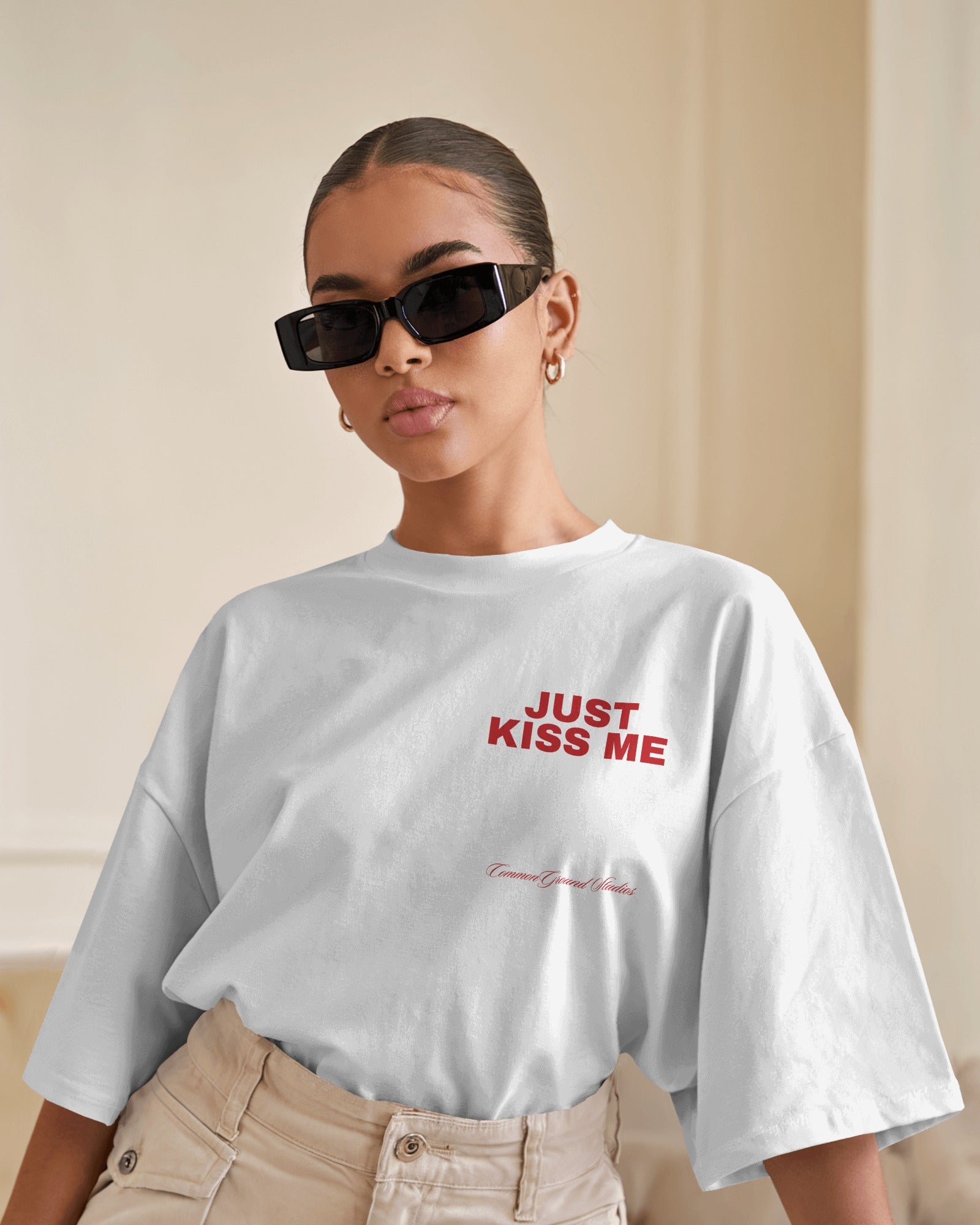 KISS ME OVERSIZED T - SHIRT - COMMONGROUND
