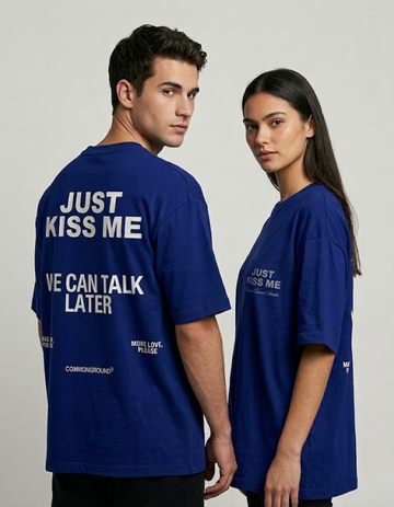 KISS ME OVERSIZED T-SHIRT
