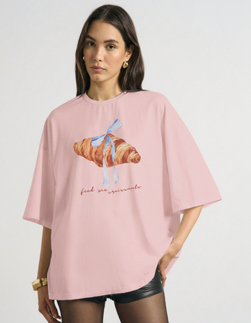 FEED ME CROISSANTS OVERSIZED T-SHIRT