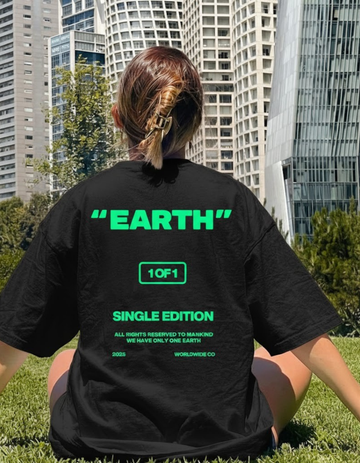 EARTH OVERSIZED T-SHIRT