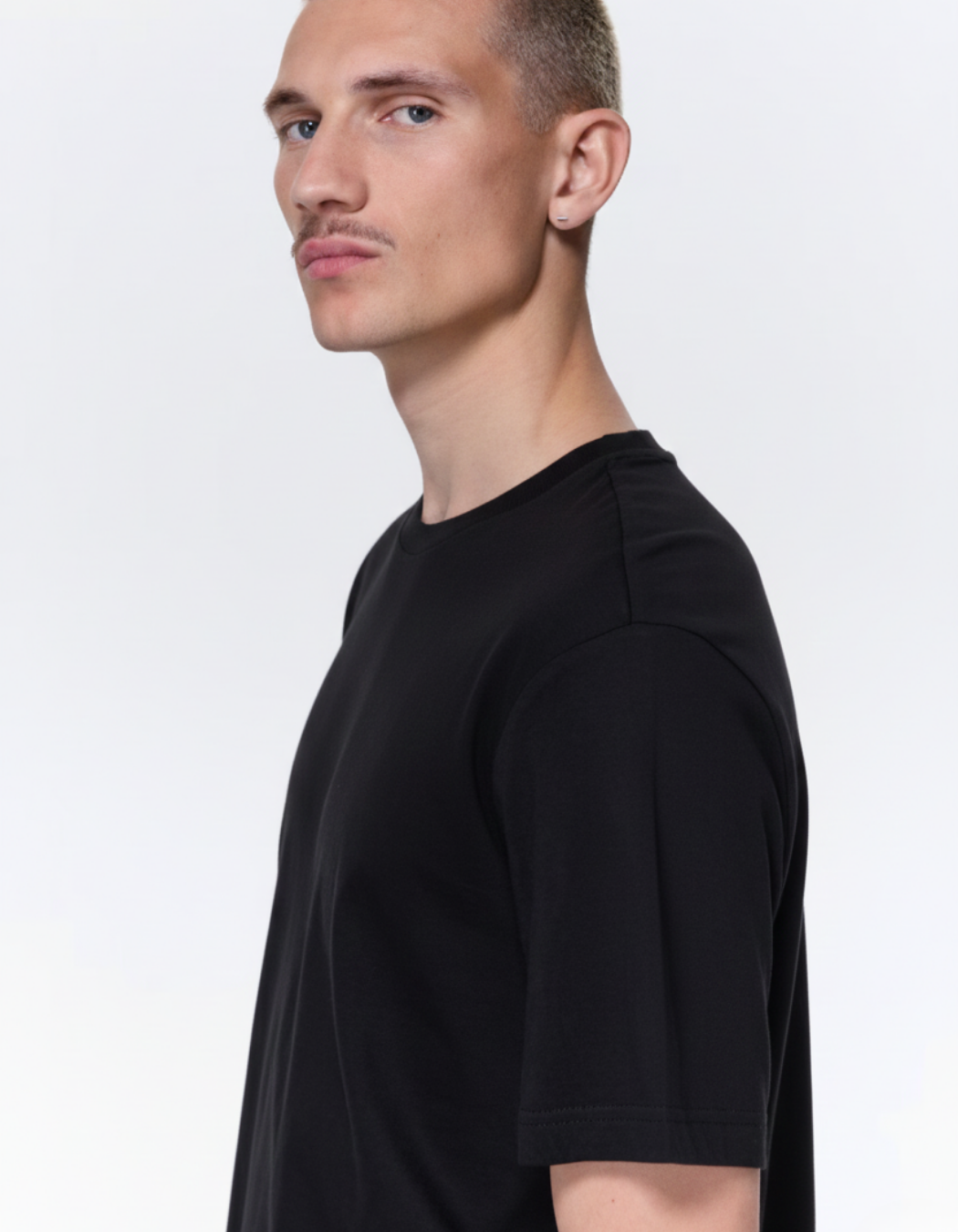 SOLID REGULAR T-SHIRT