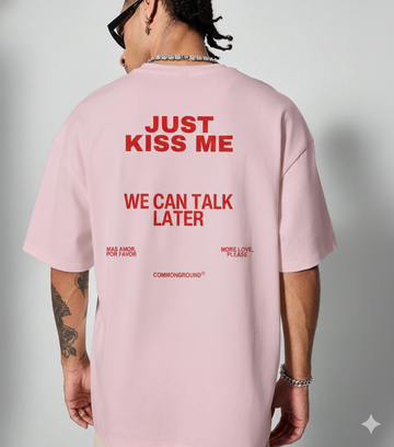 KISS ME OVERSIZED T-SHIRT