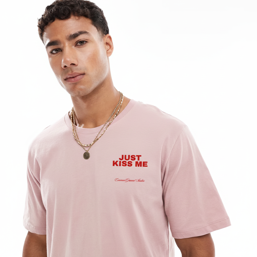 KISS ME OVERSIZED T-SHIRT