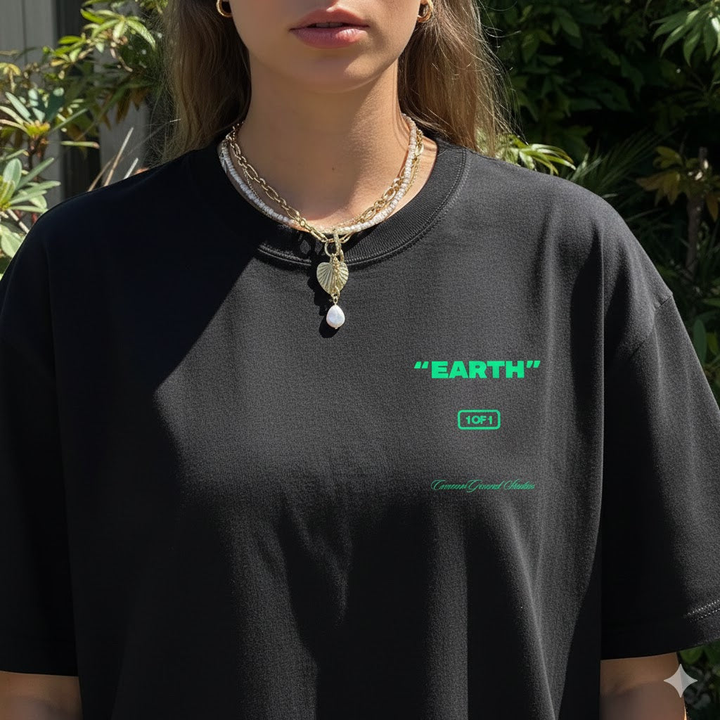 EARTH OVERSIZED T-SHIRT